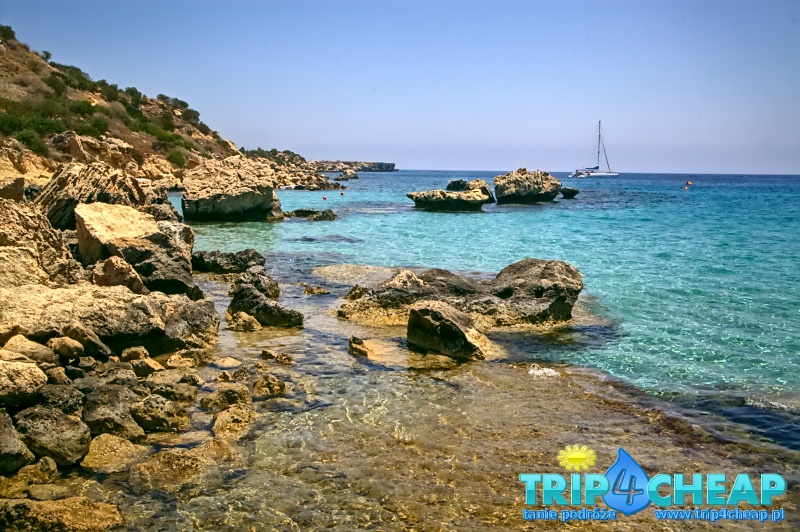 Skały na Konnos Beach-Cypr