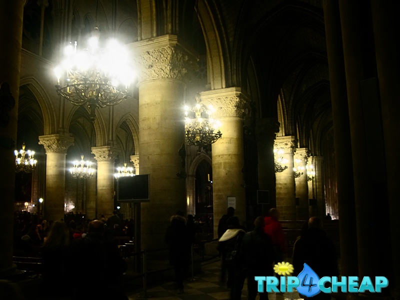 Katedra Notre Dame w środku-Paryż