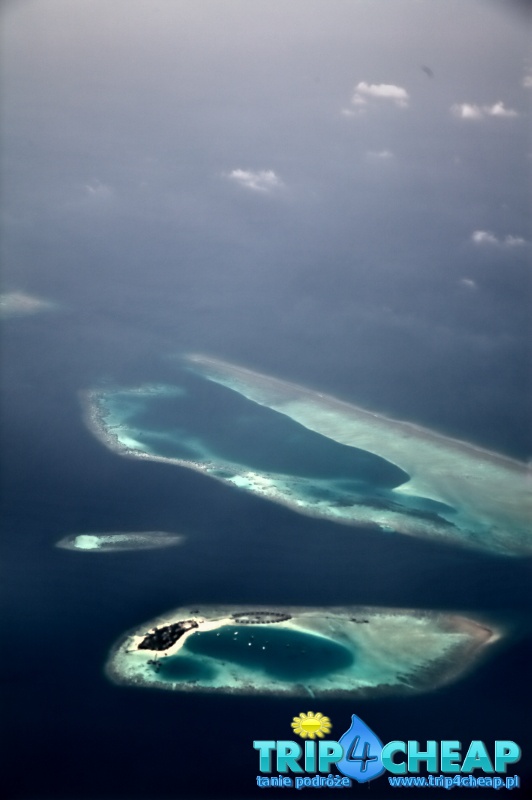 Rajskie Malediwy z samolotu