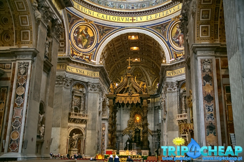 Bazylika św. Piotra w środku-Watykan
