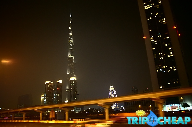 Burj Khalifa w nocy-Dubaj