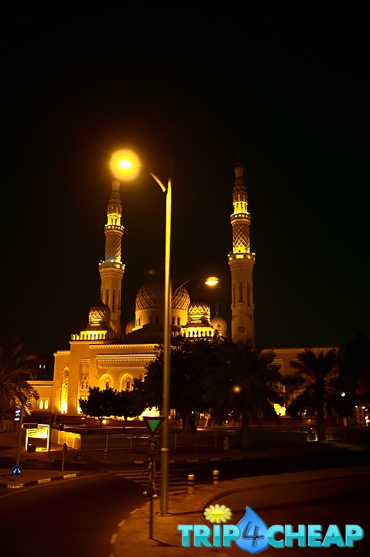 Meczet Jumeirah w nocy-Dubaj